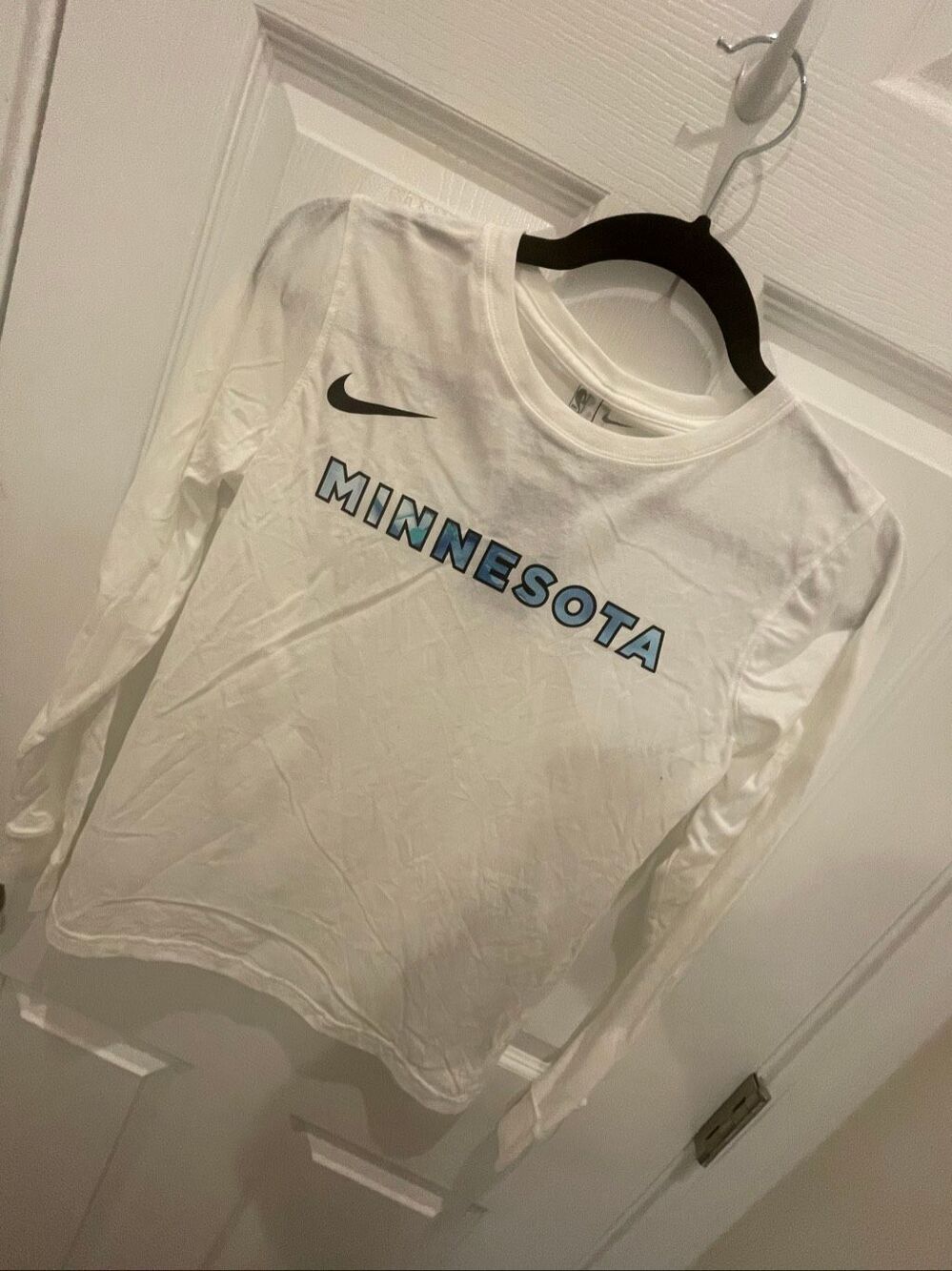 Nike Minnesota Timberwolves Youth M 10/12 White Long Sleeve NBA Shirt NWT